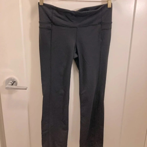 ATHLETA Sz M Straight Leg Leggings Activewear Workout Yoga Run - Picture 3 of 9